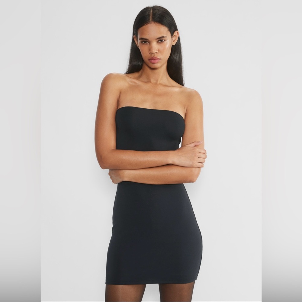 Aritzia Wilfred free Black XXS strapless tube mini dress